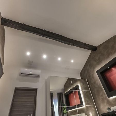 Stylish Apartment Near Duomo Milan Exterior photo